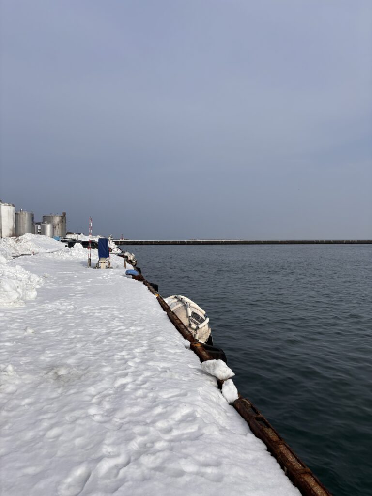 小樽港　厩町岸壁　左側　２０２６年２月２１日