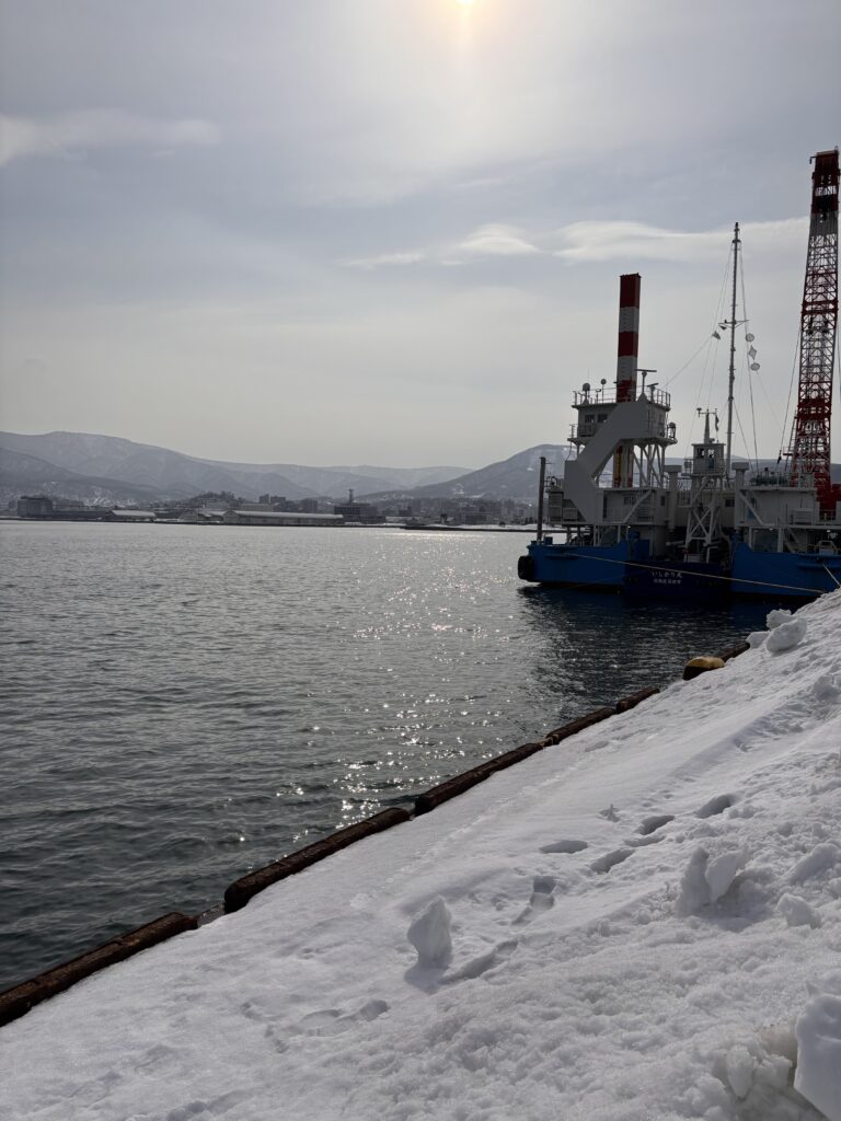 小樽港　厩町岸壁　右側　２０２６年２月２１日