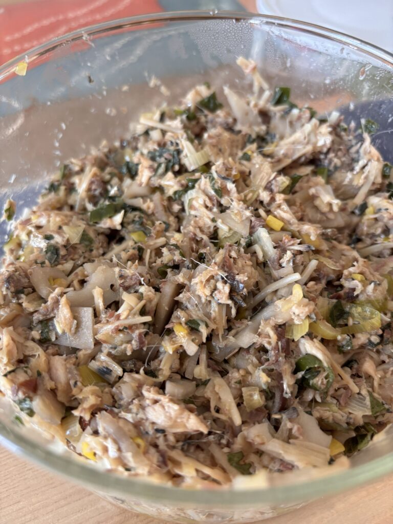 焼いたマイワシと薬味を炒めた具材